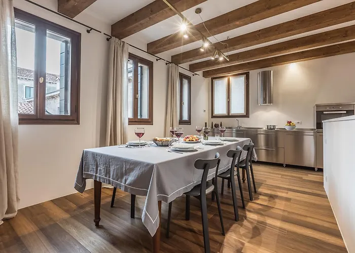 Saoner Venetian Design Apartment